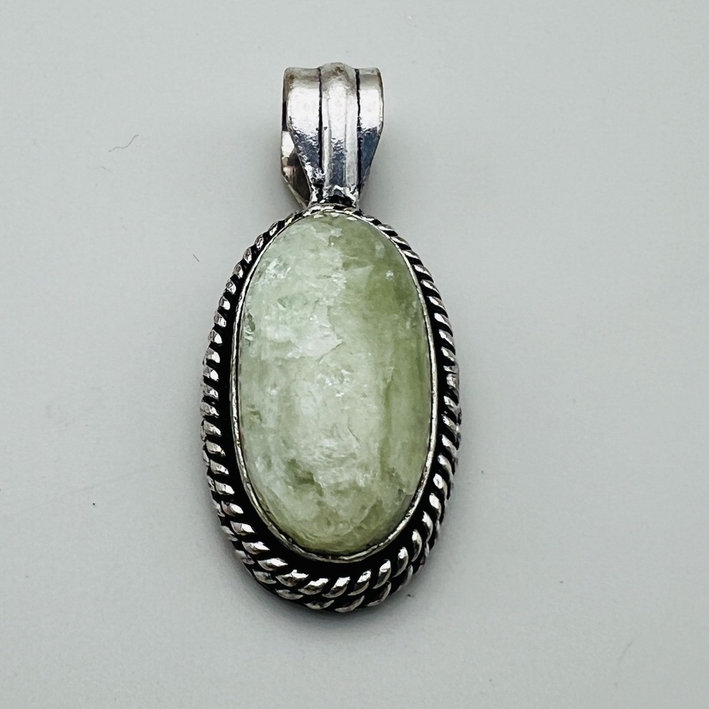 Artisan‎ Green Stone Pendant Silver Tone Oval Cabochon Boho Statement Jewelry